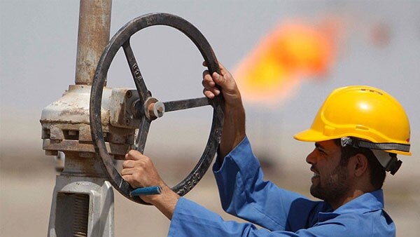 موسكو: المباحثات حول تمديد اتفاق خفض إنتاج النفط بدأت