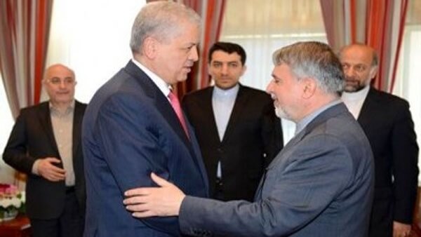 لقاء السيد سلال بوزير الثقافة الإيراني